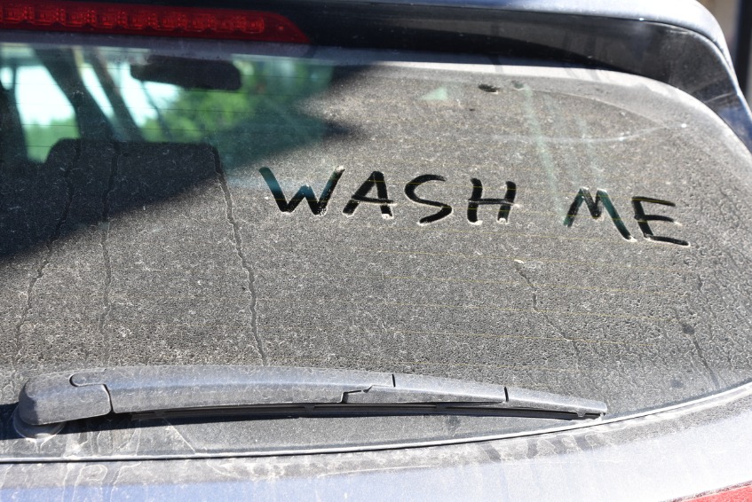 Message on dirty car window