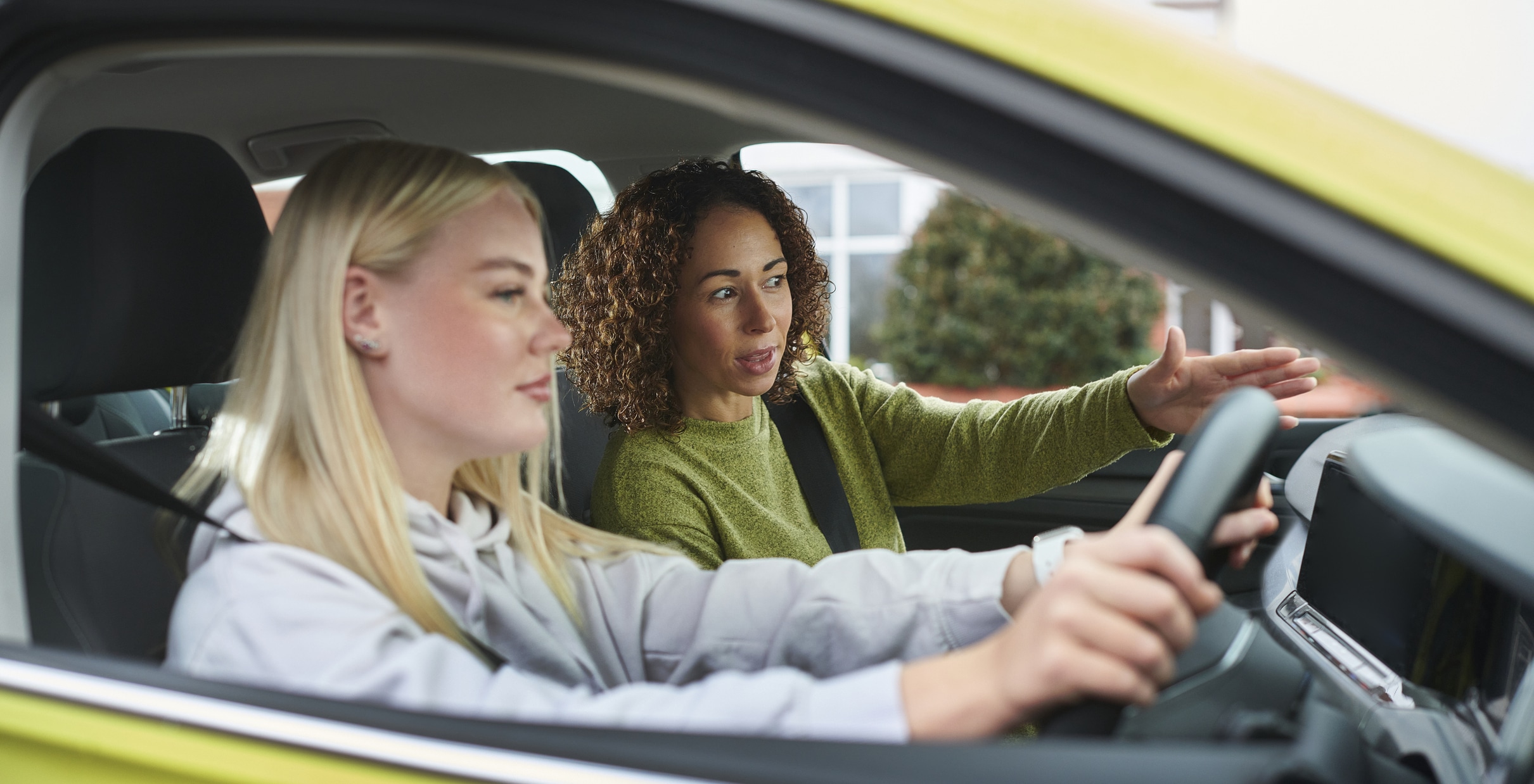 Should You Get Refresher Driving Lessons? Everything to Know