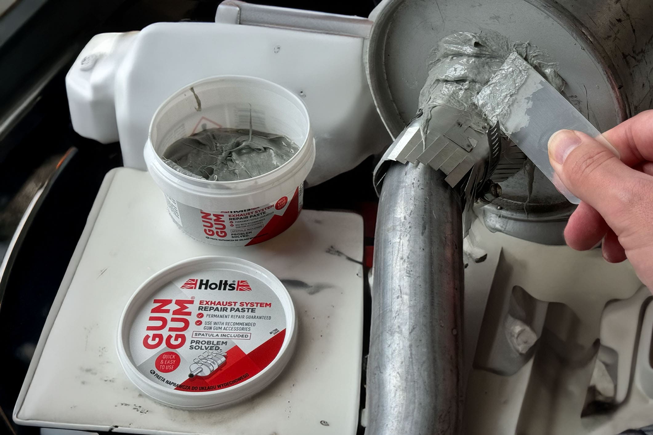 Holts GunGum exhaust repair paste